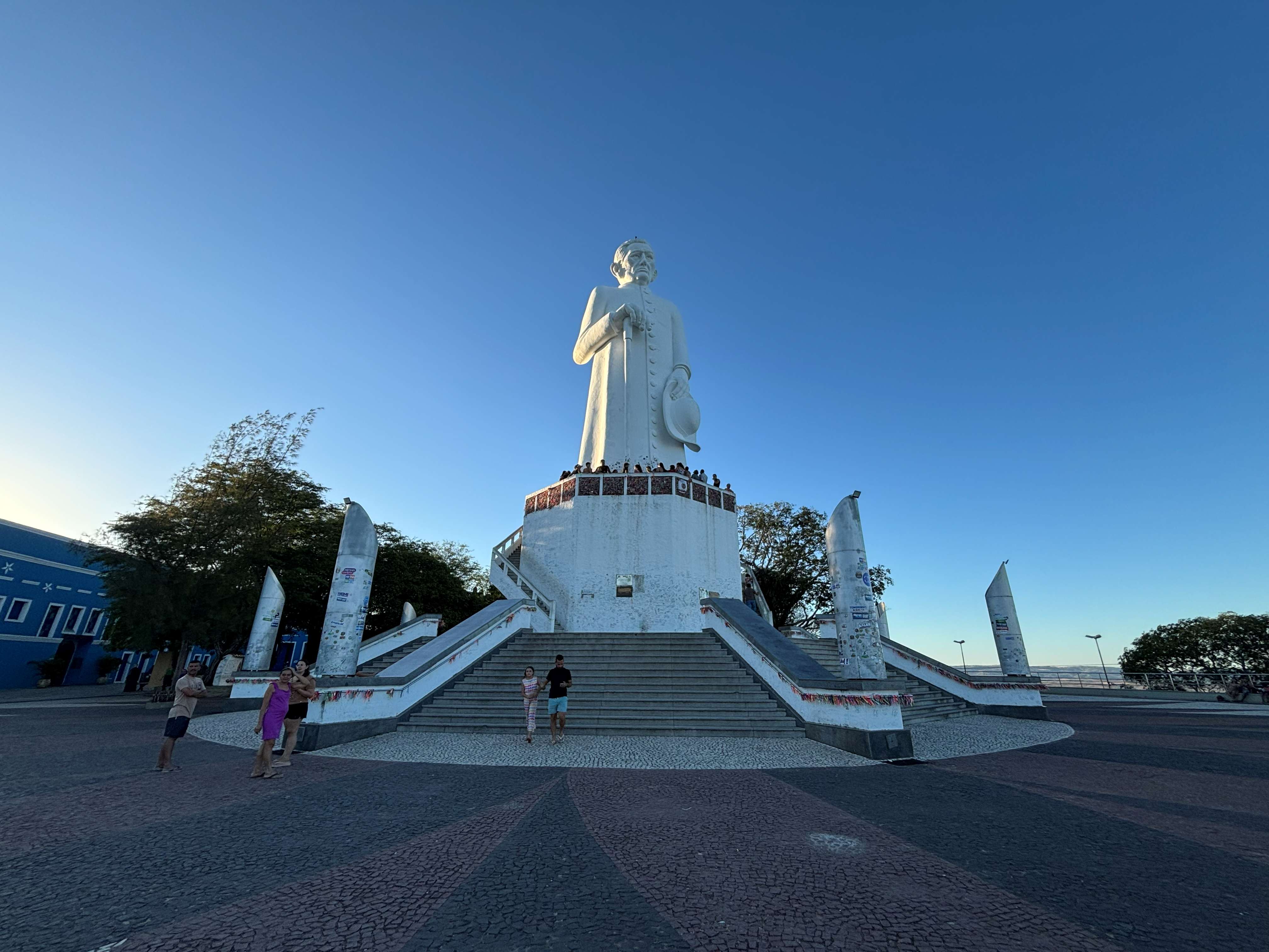Estátua do Servo de Deus Padre Cícero Romão Batista